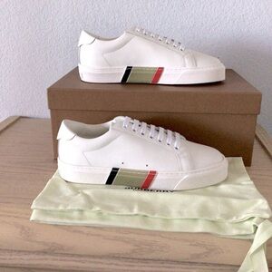 Burberry Rangleton Leather Low-Top Sneakers Size 38 NIB